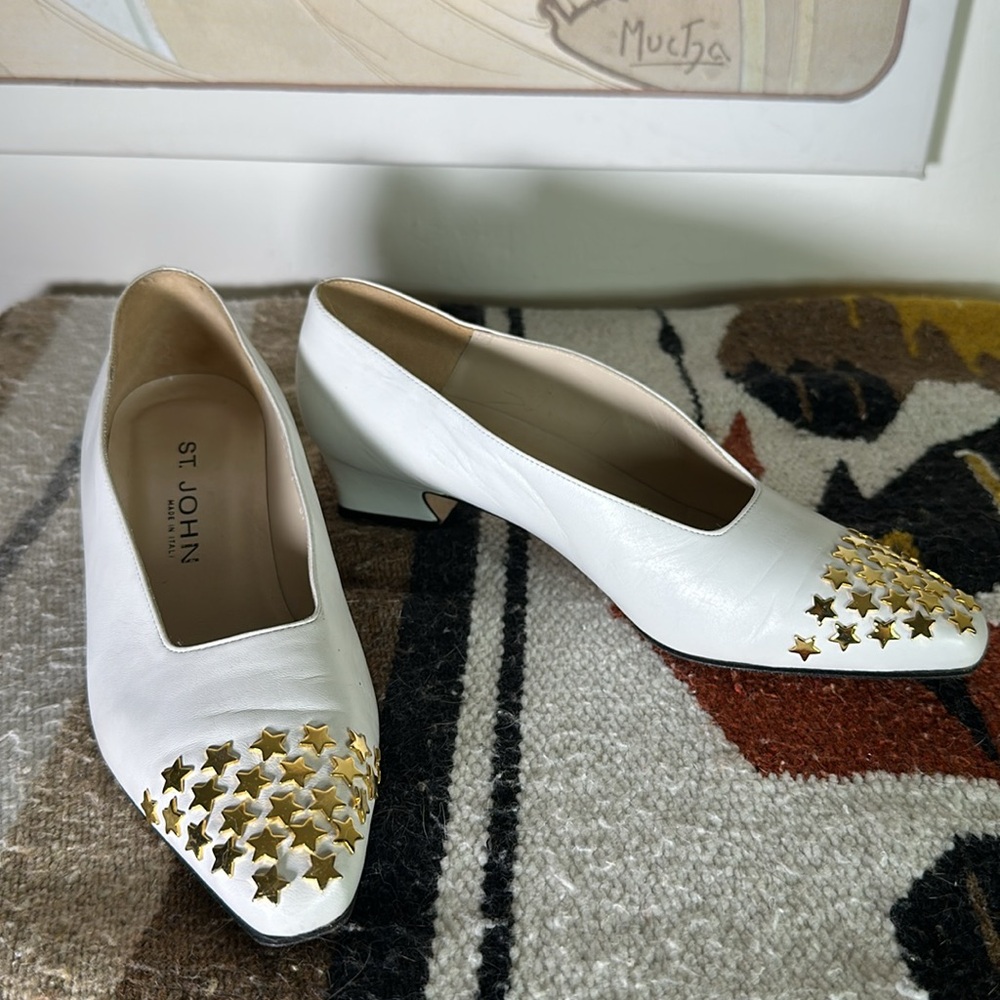 Vintage St. John White Leather‎ Gold Stars Block Heel Pumps Made in Italy Size 7